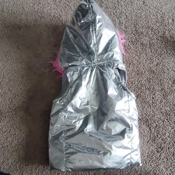 Girls Puffy Hooded Vest - Picture 4 of 4